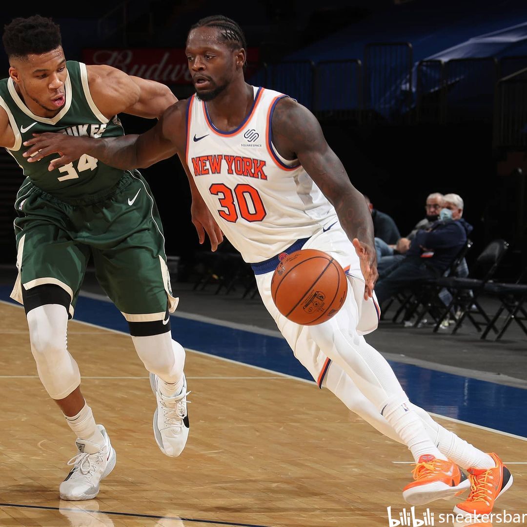 焦点也随之 焦点也随之